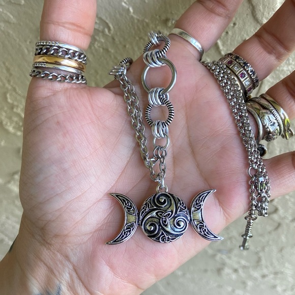 Handmade maille choker & celtic knot tripple moon goddess design charm necklace - Picture 9 of 10